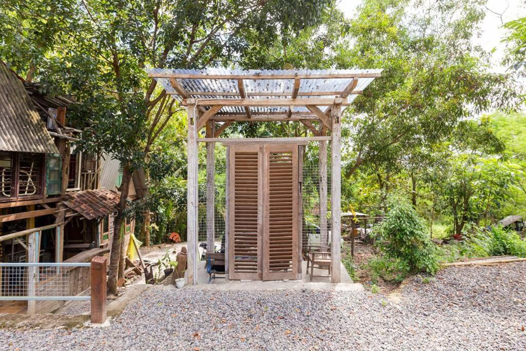 ホテル Omah Dhalang, Ethnic Java House With Nature View Jarakan エクステリア 写真